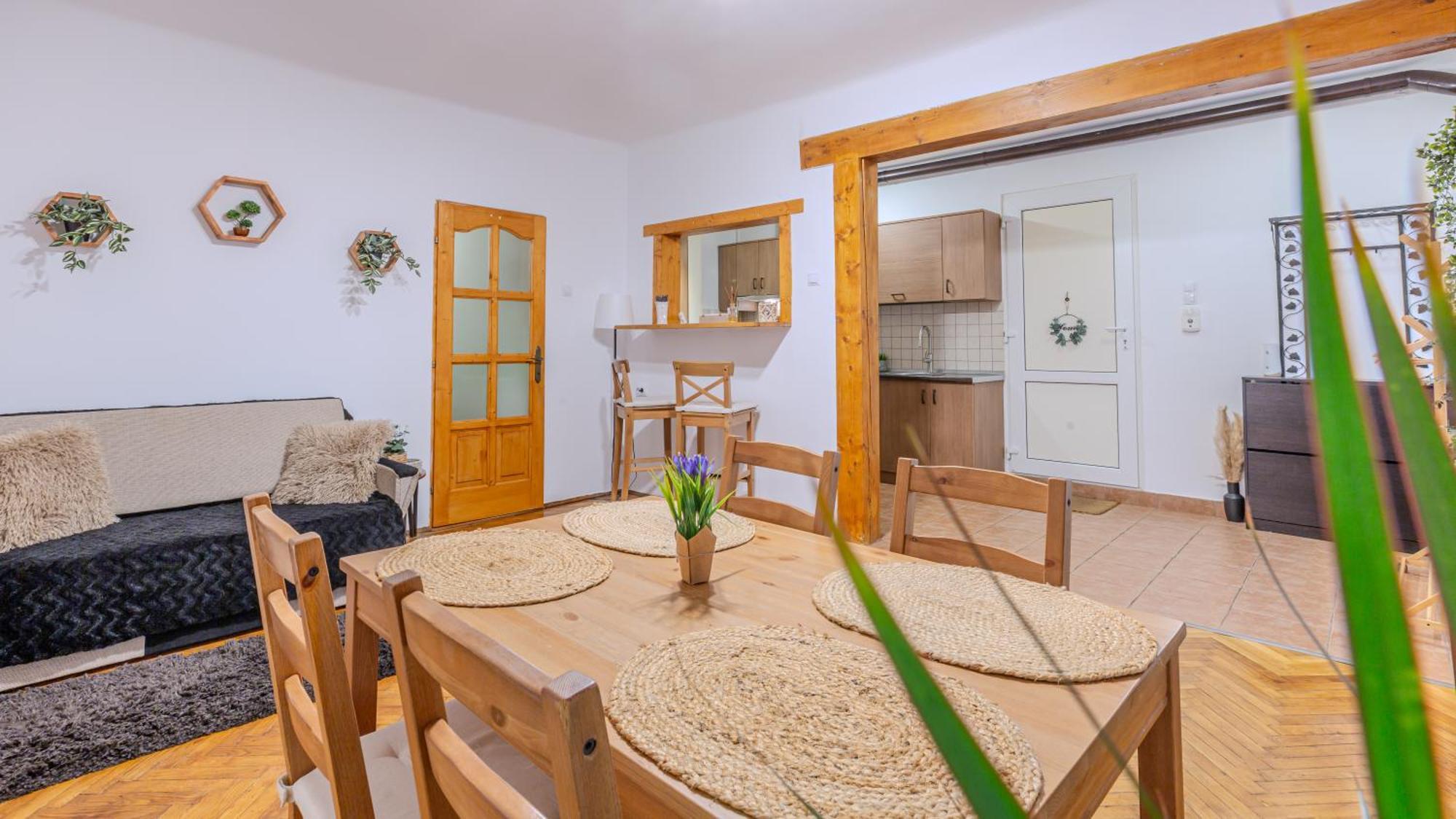 Tree House-Old Town Brasov Apartment Екстериор снимка